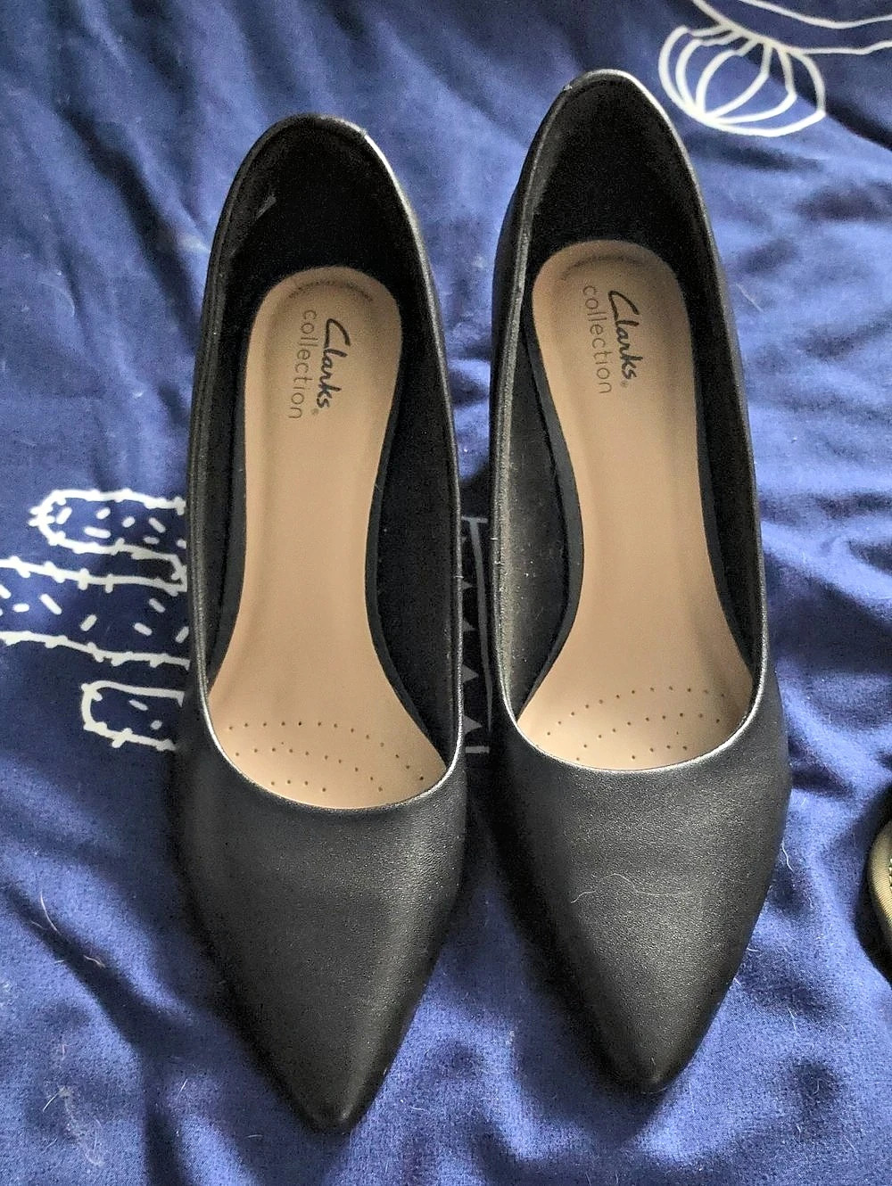 Clarks Collection Black Pointed-Toe Heels Like New